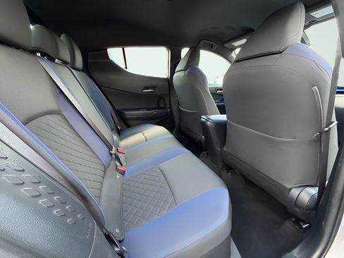 Used 2020 Toyota C-HR XLE FWD image 22