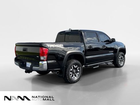 Used 2017 Toyota Tacoma TRD Off-Road w/ Tow Package (A/T) AWD/4WD image 5