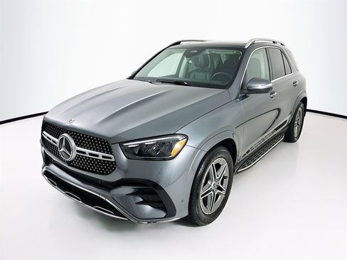 Used 2025 Mercedes-Benz GLE 350 4MATIC image 3