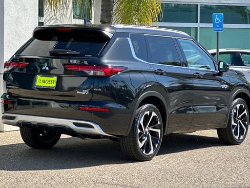 New 2025 Mitsubishi Outlander SEL image 4