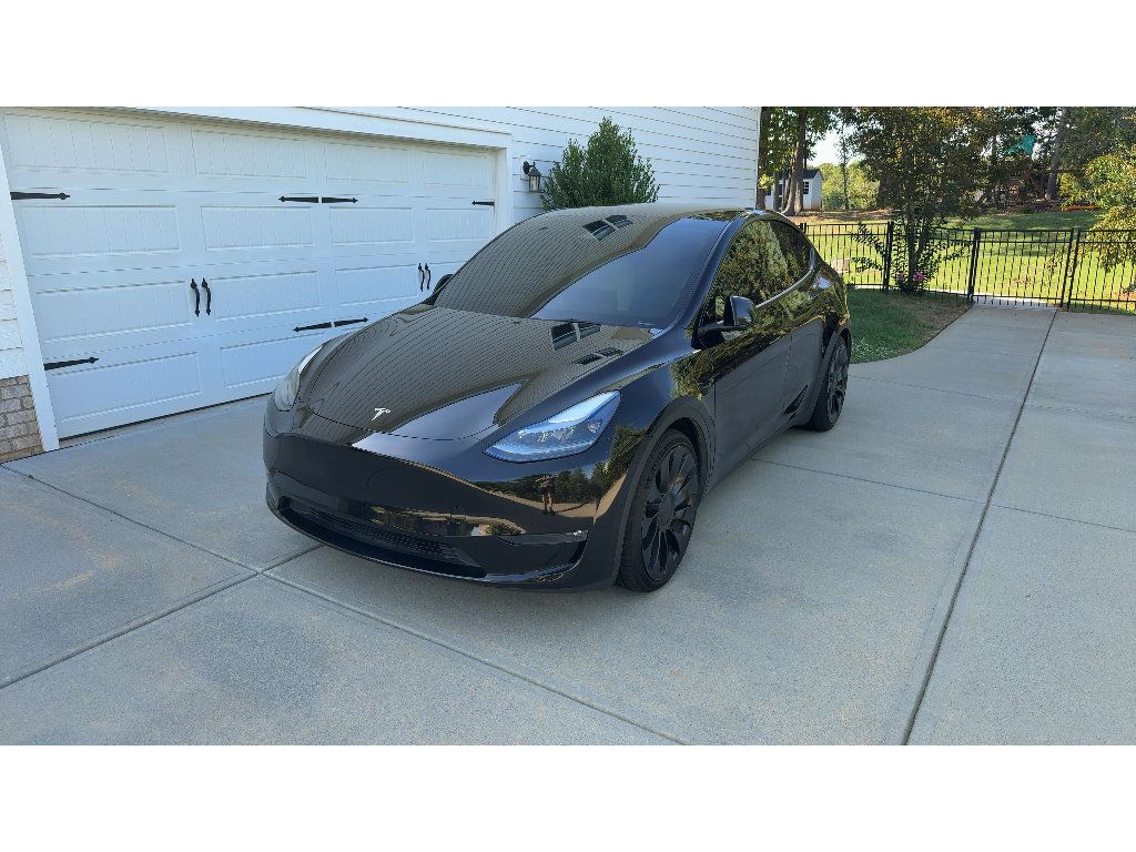 Used 2023 Tesla Model Y Performance AWD/4WD image 1