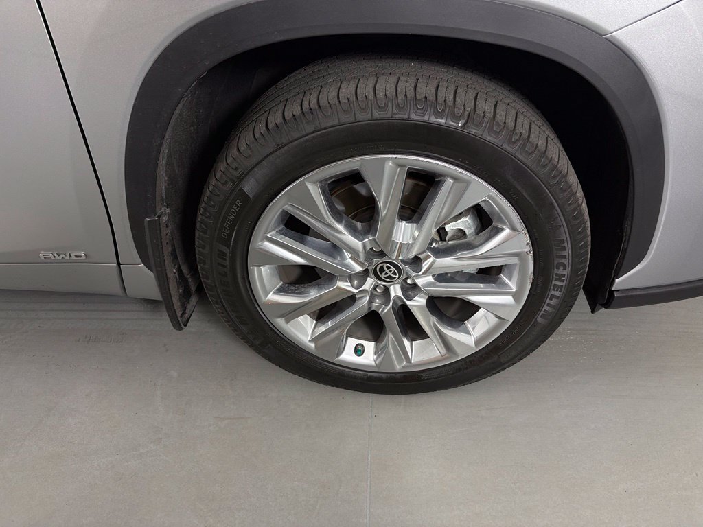 Used 2024 Toyota Highlander Limited AWD/4WD image 10