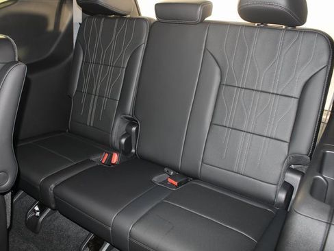 New 2026 Buick Enclave Avenir image 23