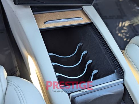 Used 2020 Tesla Model S Long Range AWD/4WD image 26