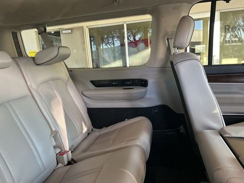 Used 2023 Jeep Grand Wagoneer L Series II image 34