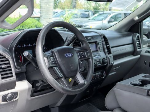 Used 2020 Ford F450 XL w/ Power Equipment Group image 19