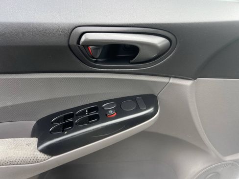Used 2010 Honda Civic DX-VP image 8