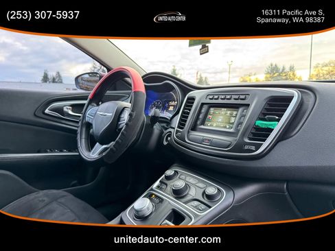Used 2015 Chrysler 200 Limited image 11