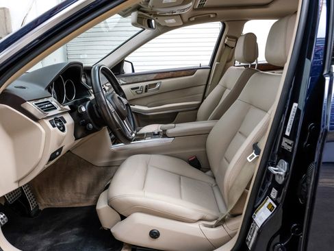 Used 2014 Mercedes-Benz E 350 4MATIC Sedan image 5