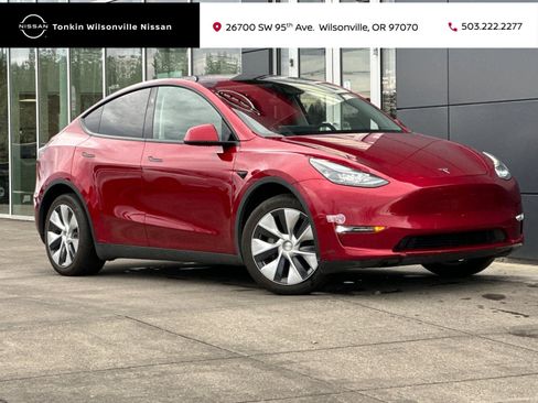 Used 2024 Tesla Model Y Long Range image 1