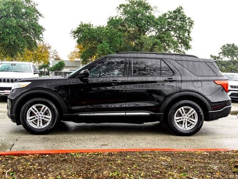 Used 2023 Ford Explorer XLT w/ Equipment Group 202A image 8