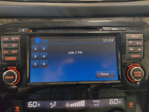 Used 2017 Nissan Rogue SV w/ SV Premium Package FWD image 25