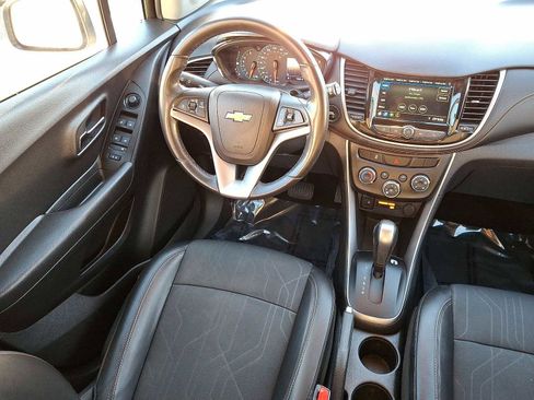 Certified 2019 Chevrolet Trax LT w/ LT Convenience Package image 10