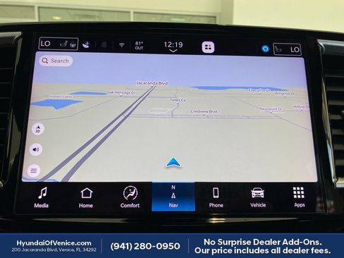 Used 2026 Chrysler Pacifica Limited FWD image 9