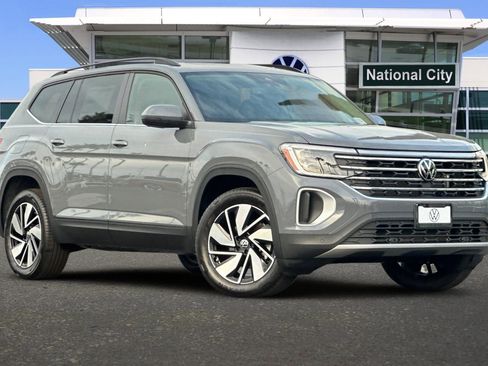 New 2026 Volkswagen Atlas SE FWD image 2