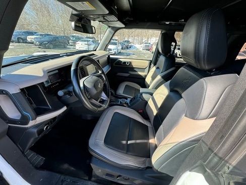 Used 2023 Ford Bronco Wildtrak image 10