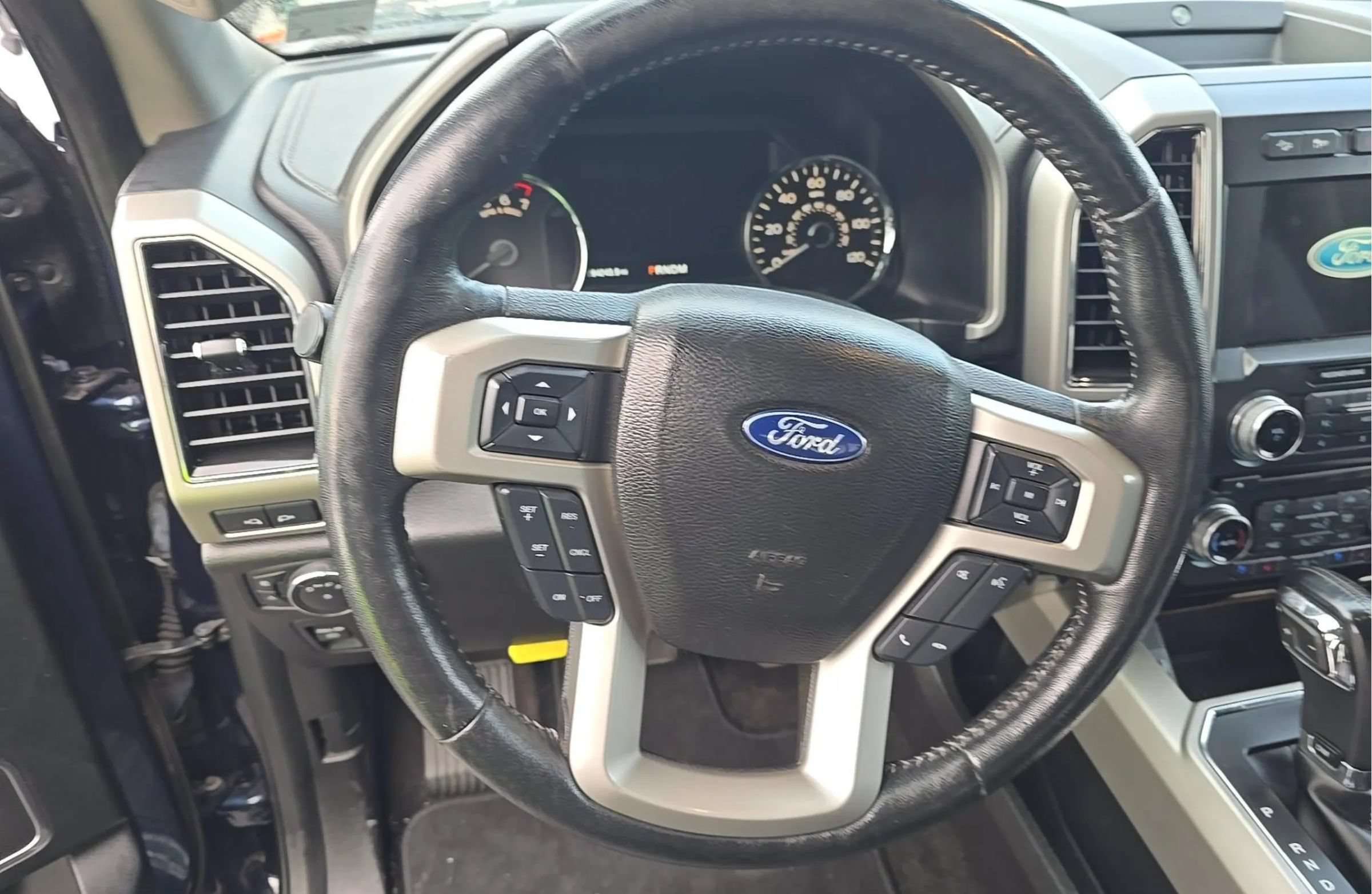 Used 2018 Ford F150 Lariat w/ Equipment Group 502A Luxury AWD/4WD image 15