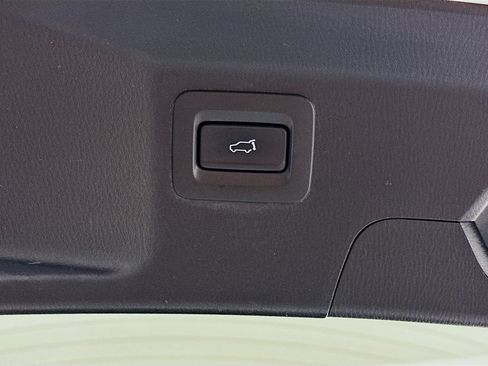 Used 2018 MAZDA CX-9 Touring FWD image 30
