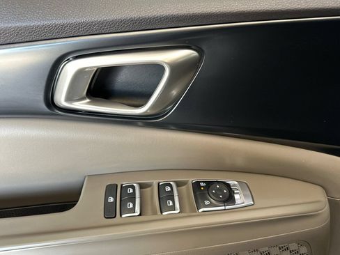 Used 2026 Kia Carnival LXS FWD image 11