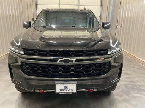 Used 2022 Chevrolet Tahoe Z71 w/ Luxury Package AWD/4WD image 5