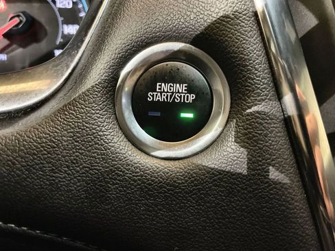 Used 2023 Chevrolet Traverse LT image 16