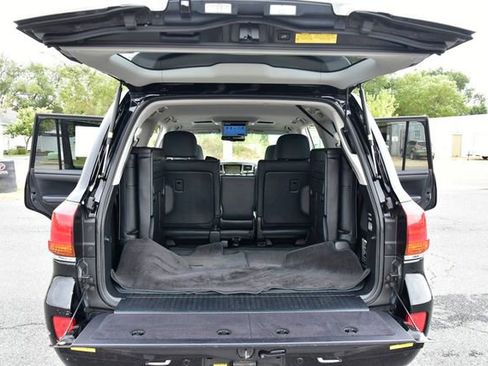 Used 2011 Lexus LX 570 4WD image 42