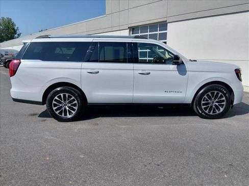 Certified 2025 Ford Expedition Max Platinum AWD/4WD image 3