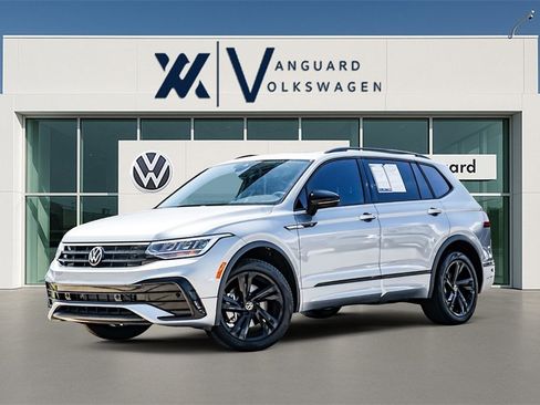 New 2024 Volkswagen Tiguan SE R-Line image 1