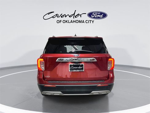 Used 2022 Ford Explorer XLT w/ Equipment Group 202A image 7