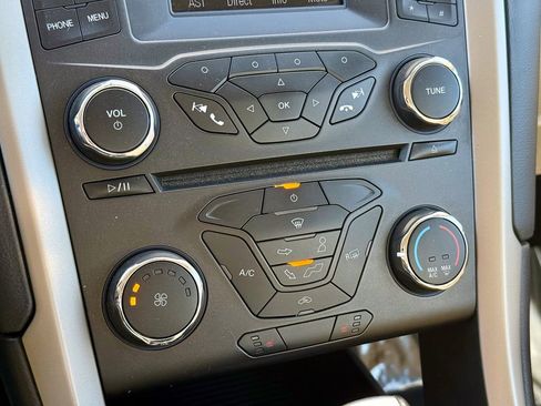 Used 2016 Ford Fusion SE w/ Equipment Group 202A image 27