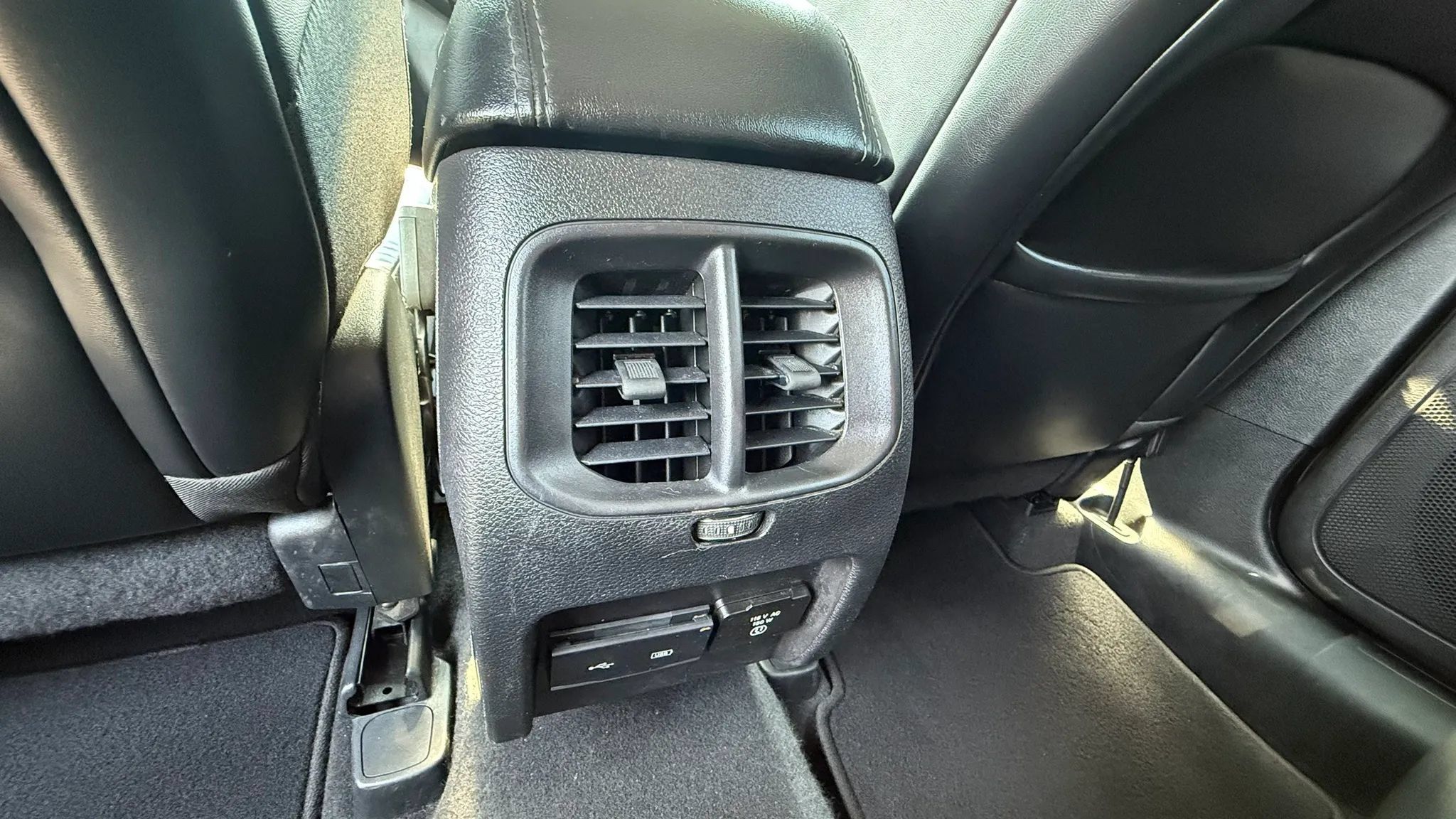 Used 2020 Jeep Cherokee Limited AWD/4WD image 28