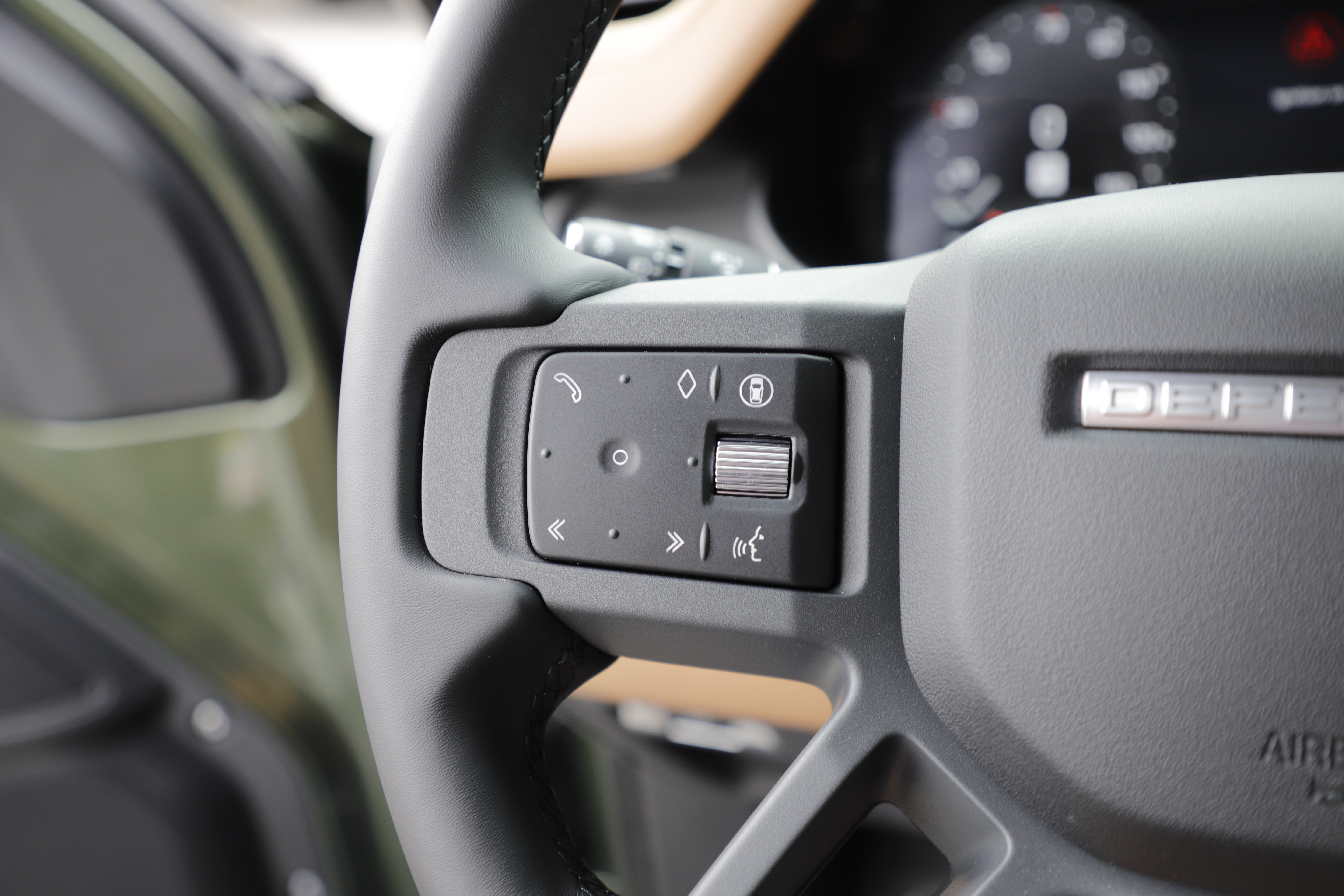 New 2026 Land Rover Defender 110 X-Dynamic SE AWD/4WD image 25