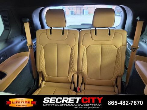 Used 2023 Jeep Grand Cherokee L Summit AWD/4WD image 31