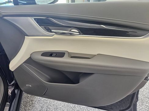 Used 2024 Cadillac XT6 Premium Luxury w/ Technology Package AWD/4WD image 34