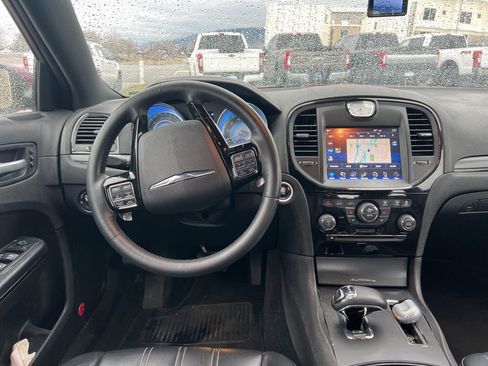 Used 2014 Chrysler 300 S w/ Luxury Group image 18