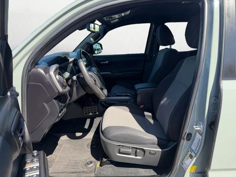 Used 2023 Toyota Tacoma TRD Off-Road image 11