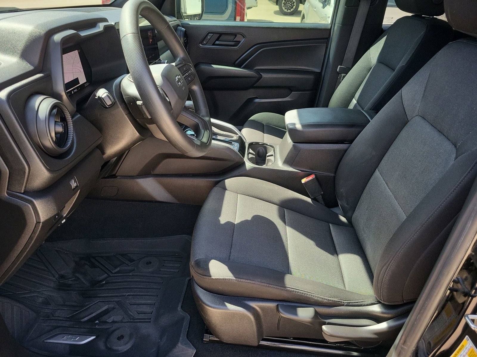 Used 2025 Chevrolet Colorado Trail Boss AWD/4WD image 19