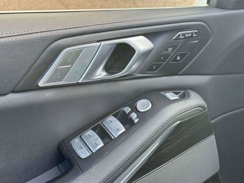 Used 2020 BMW X7 xDrive40i w/ Cold Weather Package image 18