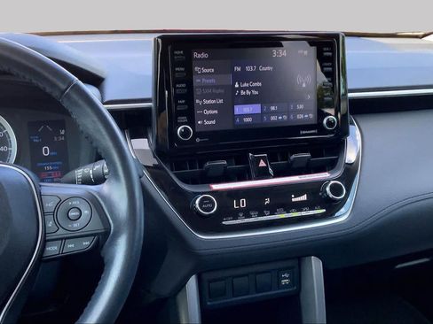Used 2022 Toyota Corolla Cross LE w/ Moonroof Package FWD image 7