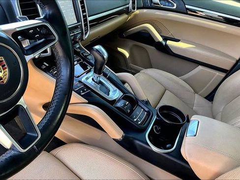 Used 2016 Porsche Cayenne image 14