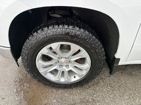 Used 2024 Chevrolet Silverado 1500 LTZ AWD/4WD image 9