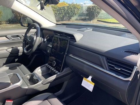 New 2026 GMC Terrain Denali w/ LPO, Black Badging Package image 29