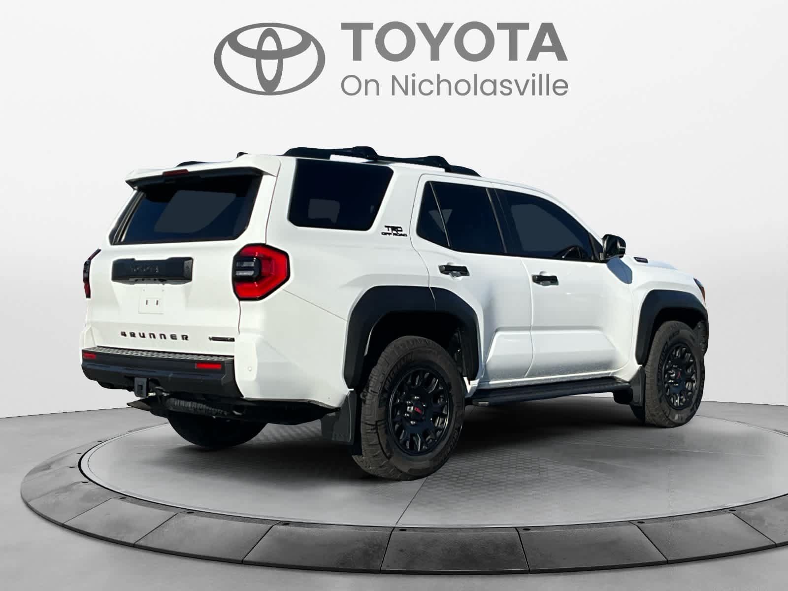 Used 2025 Toyota 4Runner TRD Off-Road Premium AWD/4WD image 5