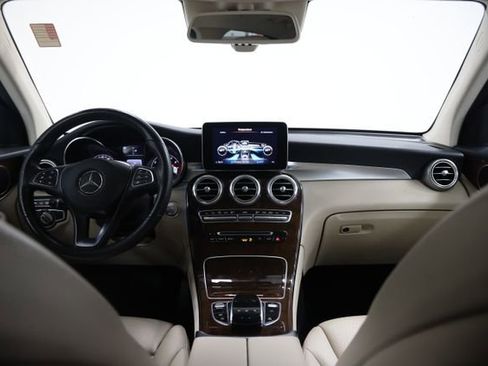 Used 2018 Mercedes-Benz GLC 300 4MATIC image 41