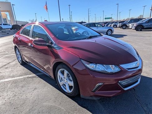Used 2017 Chevrolet Volt LT w/ Comfort Package image 8
