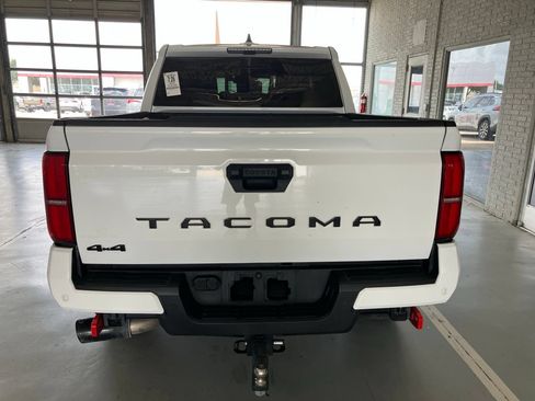 Used 2024 Toyota Tacoma TRD Off-Road w/ TRD Off Road Upgrade Package AWD/4WD image 5