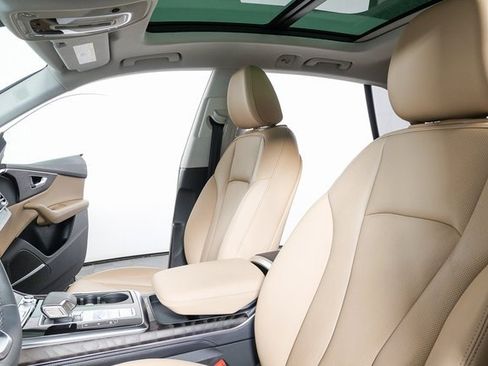 Used 2023 Audi Q8 Prestige w/ Prestige Package image 5