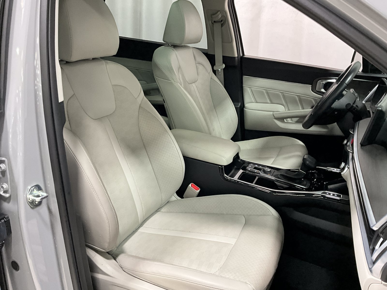 Used 2025 Kia Sorento SX AWD/4WD image 9