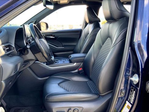 Used 2021 Toyota Highlander XSE image 8