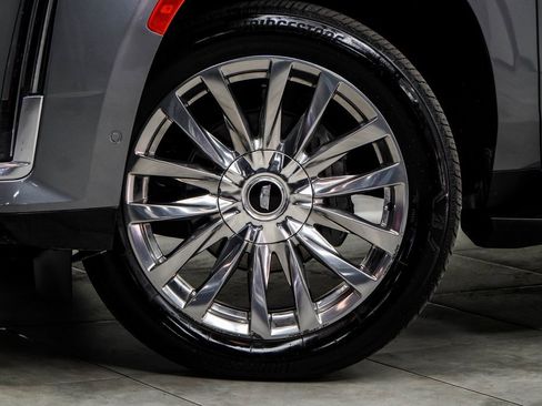 Used 2021 Cadillac Escalade Premium Luxury image 3